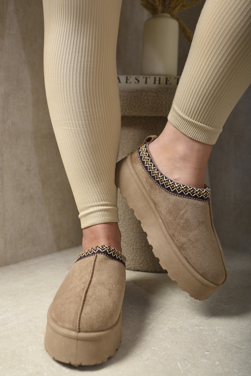 "Aztec Detail Low Ankle Platform Slipper Boots with cozy lining and stylish Aztec pattern."