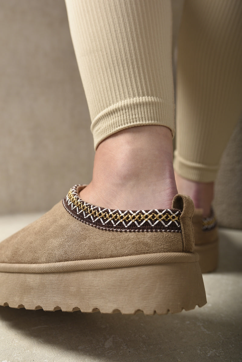 "Aztec Detail Low Ankle Platform Slipper Boots with cozy lining and stylish Aztec pattern."