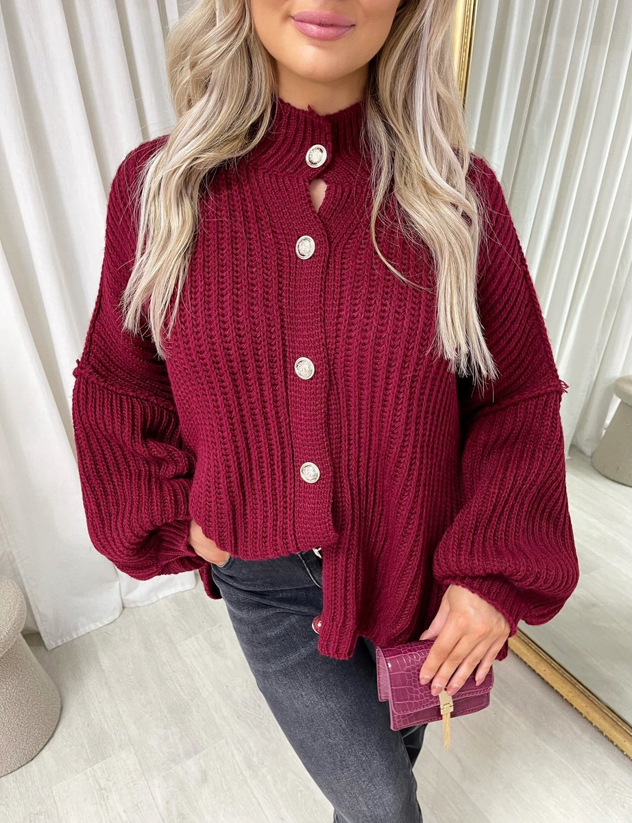 "Oversized burdangy chunky knitted top with a relaxed fit, crafted from premium knit fabric for a cozy and stylish look."
