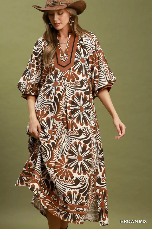Brown abstract print midi dress with V-neck and flowy 3/4 sleeves