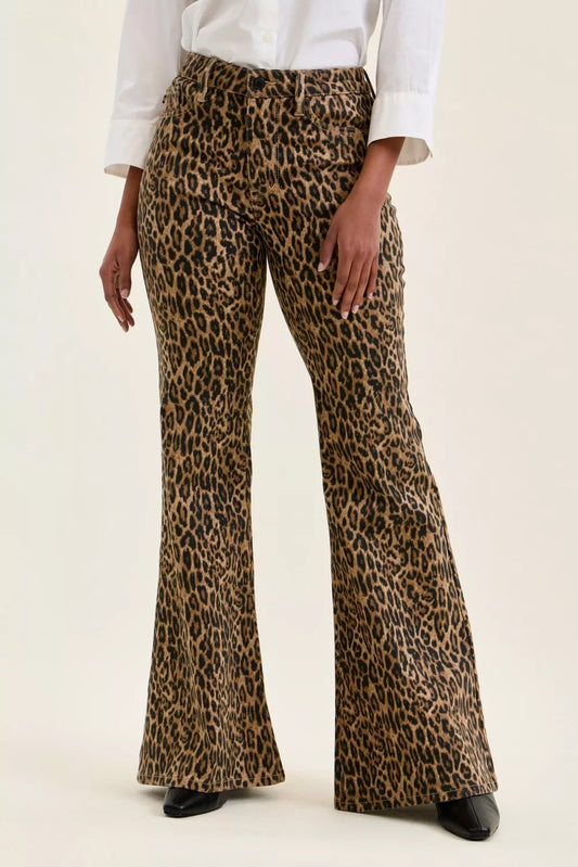 Leopard print flare jeans with high waist and dark-brown spots