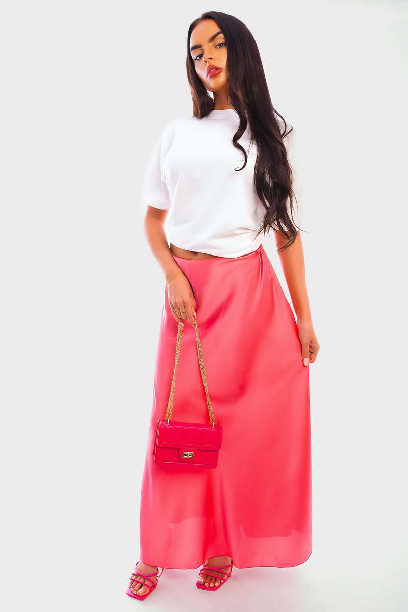 Coral high-waisted maxi skirt with lightweight flowy fabric