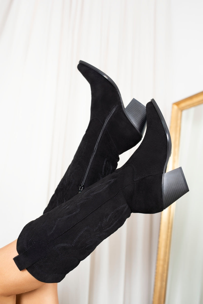 Black cowboy boots, pointed toe, side zipper, block heel